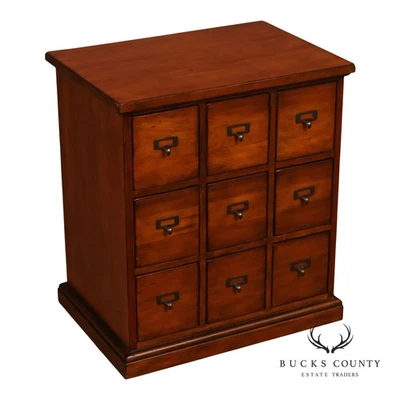 Cómoda estilo boticario Ethan Allen Country Craftsman con nueve cajones Foto 1 de 4