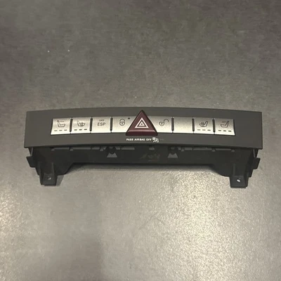 Mercedes SLK R171 A 1718208210 Pannello di controllo Blocco interruttori Barra interruttori (104) - Immagine 1 di 4