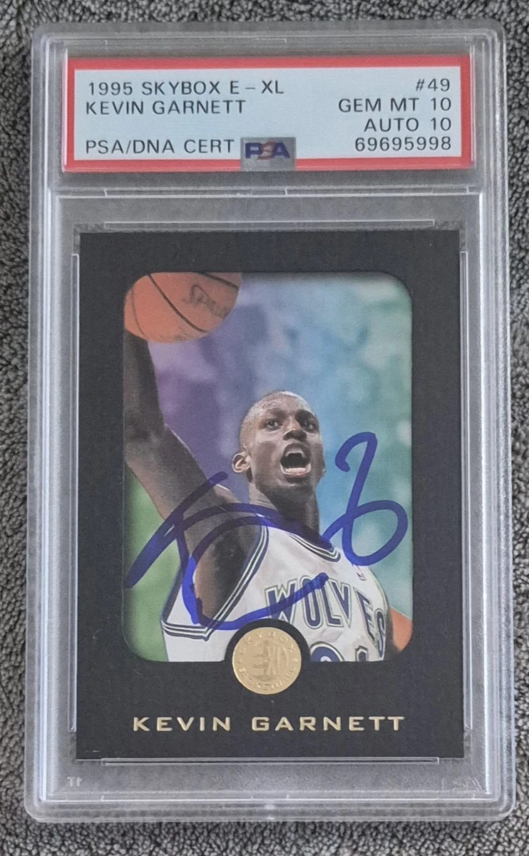 SkyBox Kevin Garnett Basketball Autographed Sports Trading Cards