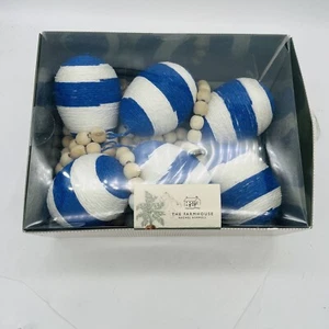 Guirnalda de huevos Rachel Ashwell THE FARMHOUSE azul blanco a rayas NUEVA - Imagen 1 de 6