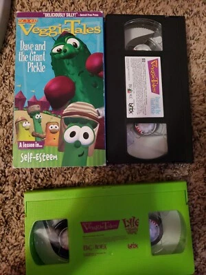 Veggie Tales Dave & the Giant Pickle Lesson in Self Esteem VHS & Lyle the Kindly - Image 1 of 4