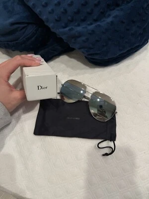 Gafas de sol Dior Homme todas las cosas incluidas en la foto  Foto 1 de 4