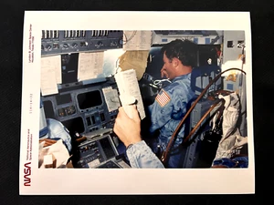NASA Space Shuttle STS-41D PLT Michael L. Coats red number Kodak paper photo - Picture 1 of 2