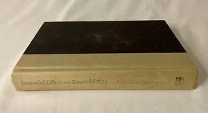 Imperial Life in the Emerald City : Inside Iraq's Green Zone - Picture 1 of 7