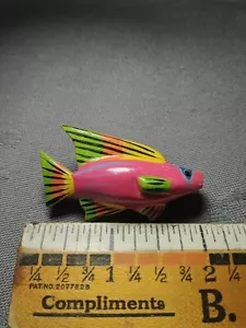 Old Brite Tropical Fish Ocean Crazy Adorable Pin Back Cute Color Jewelry Vintage - Bild 1 von 2
