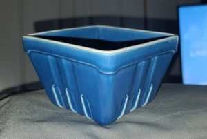 Keramik Erdbeer Korb von Threshold Steinzeug Neu ohne Etikett 4,50” x 3,25” blau - Bild 1 von 6