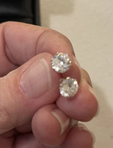 Sparkling 14k Yellow Gold Earrings - Picture 1 of 4