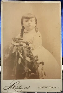 Cabinet Card Photo by Lockwood, Huntington Long Island N. Y. Female Child - Picture 1 of 3