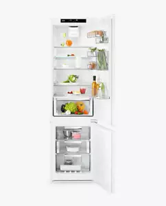 AEG SCE819E5TS Frost-Free 70/30 Built In Fridge Freezer   - Picture 1 of 11