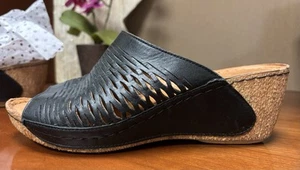 Spring Step Black Wedge Slide Sandals Size 8 Comfort Accordion Style Nice Shoes - Picture 1 of 8