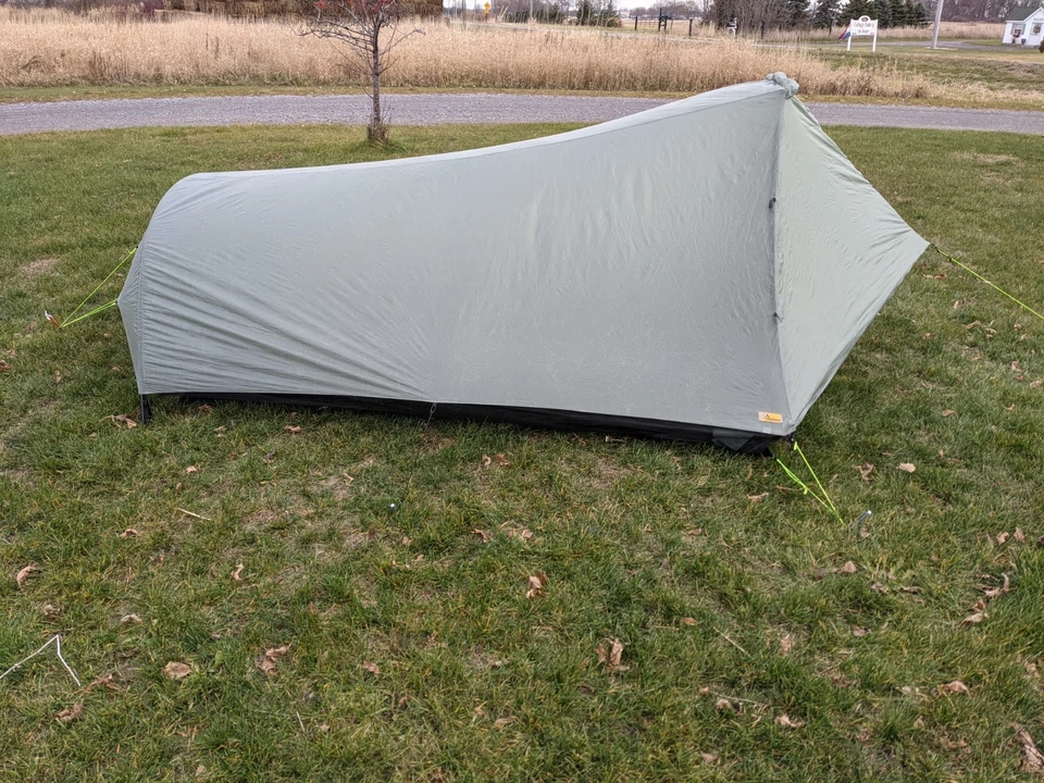 Classic Original Tarptent Squall 2 Ultralight tent. Near pristine used condition - Image 1 of 4