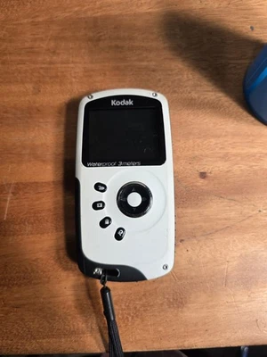 Kodak Play Sport ZX3 Video Camera Water Resistant HD 5MP EIS White - Image 1 of 3