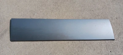Left front door trim for Ford Freestyle / Taurus X - Image 1 of 2