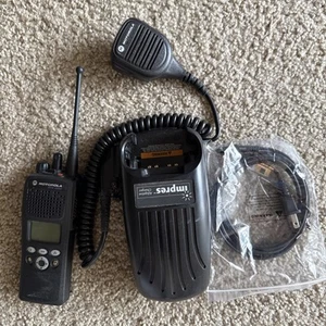 Motorola XTS2500 UHF 450-520 mhz H46SDF9PW6BN With Accessories - Zdjęcie 1 z 6