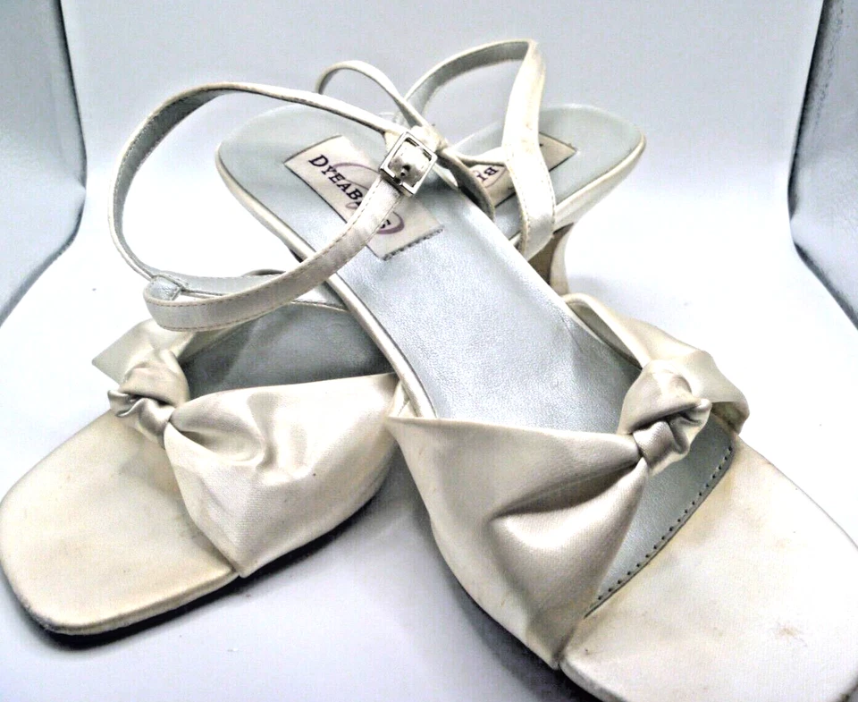 Dyeable Satin Wedding Shoes Diamond White Size 7 - Image 1 of 4