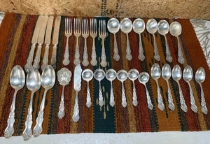 American Silver co 1906 Silverplate Mosela Lote de 31 piezas Cucharas Tenedores Cuchillos - Imagen 1 de 24