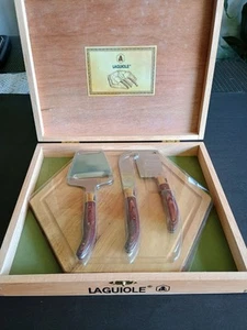 Nuevo en Caja Juego de Cuchillos para Queso Laguiole 3 Piezas Madera Pakka (Francia) - Imagen 1 de 3
