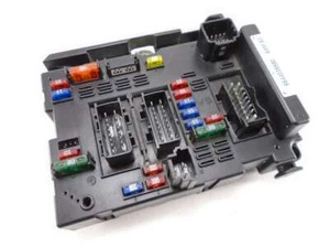 Caja de fusibles PSA Peugeot Citroen 9644038680 BSMB3 BSM B3  - Imagen 1 de 2