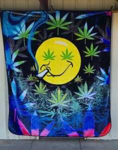 MANTA TALLA REINA DE HOJAS DE MARIHUANA CARA SONRIENTE FELIZ HIERBA CANNABIS - Imagen 1 de 2
