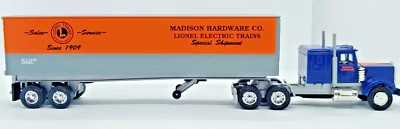 6-52025 LCCA Madison Hardware Edición Especial. Tractor y remolque nuevo en caja por Lionel Trains Foto 1 de 4