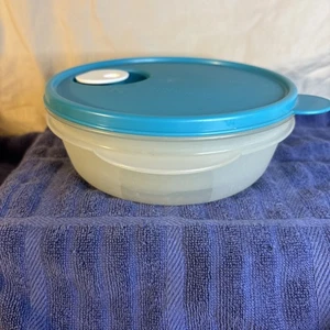 Tupperware Schüssel mit Dampfgarer für Mikrowelle. Mit belüftetem Deckel. 4,25 Tassen - Bild 1 von 9