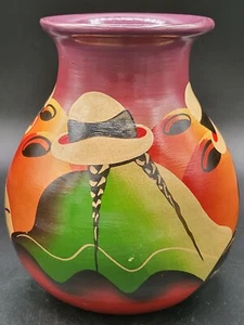 Vnt Hand-painted Colorful Terracotta Vase Peruvian Woman Signed By Artist - Picture 1 of 5