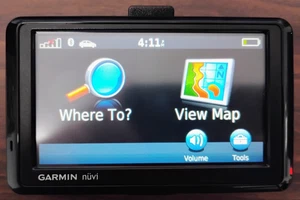 Garmin Nüvi 1390LMT GPS + Lowepro Case Bundle - Excellent hardly used CONDITION - Picture 1 of 9