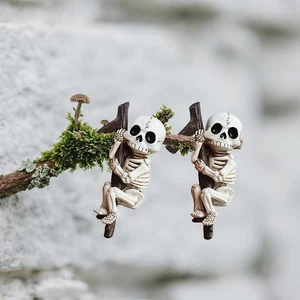 2x Skeleton Statuen Kreative Harz Halloween Decor für Veranda Im Freien - Picture 1 of 7