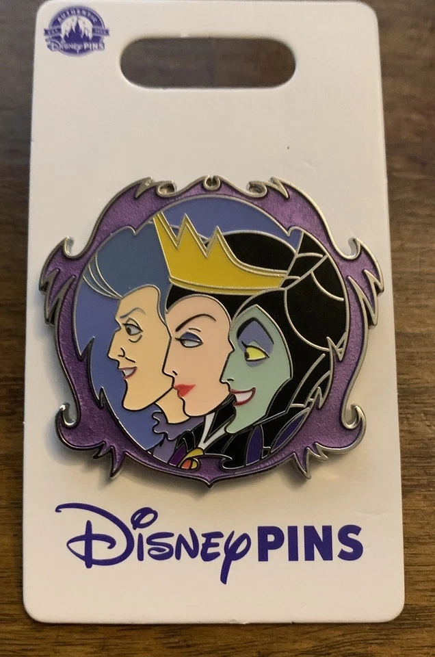 2025 迪士尼公园恶棍框架三重奏邪恶女王沉睡夫人 Tremaine OE 徽章 — 第 1/1 张图片