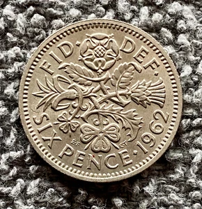 1962 Sixpence, United Kingdom, Elizabeth II (Copper-Nickel, 2.83 g), About VF+ - Picture 1 of 2