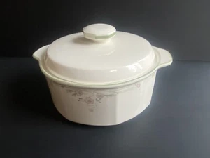 Vintage 1988 Royal Doulton Caprice Fine China Covered Vegetable Bowl - Picture 1 of 5