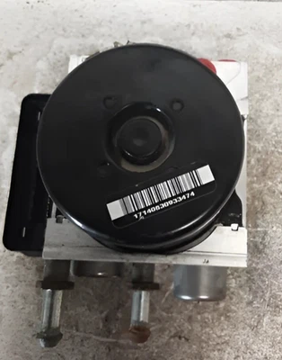 2008 Jeep Grand Cherokee & Jeep Commander ABS Anti-Lock Brake Pump Assembly OEM - Image 1 of 4