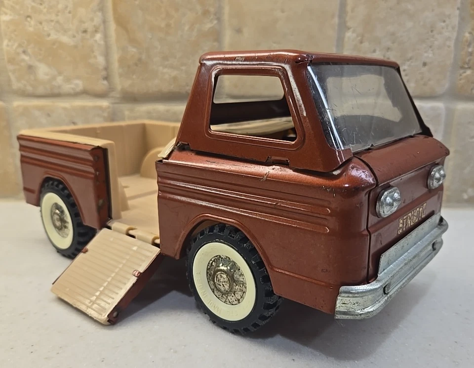 VINTAGE, STRUCTO 1960'S CHEVY CORVAIR RAMP SIDE TRUCK !!ALL ORIGINAL!! - Image 1 of 4