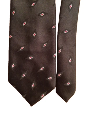 Corbata de cuero negra roja de colección Wembly Luxury Satins Foto 1 de 4