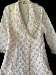 Vintage Barbizon Quilted Floral Full Length Robe Medium PROP - Picture 1 of 9