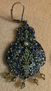 Pendientes colgantes boho vintage tono plata piedras multicolores perforadas firmadas AVON  - Imagen 1 de 6