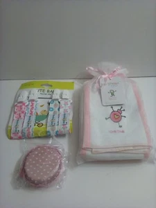 Lot of 2 girls babygoal pacifier clip set/pacifier holder + 2 burp cloths - Picture 1 of 7