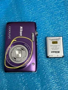Nikon COOLPIX S3100 Silveer 14.0MP Zoom Compact Digital Camera - Picture 1 of 24
