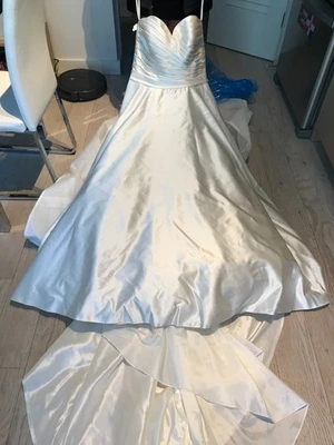 Vestido de novia Alure Bridals - Marfil - Talla 14 Foto 1 de 4