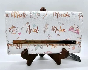 Nuevo con etiquetas Cartera de cuero sintético con nombres de princesas Disney con hebilla - Imagen 1 de 5