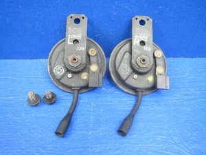 1995 TOYOTA 4RUNNER SR5 3.0L LEFT AND RIGHT ELECTRIC HORN SET OEM DENSO OEM B10 - Picture 1 of 12