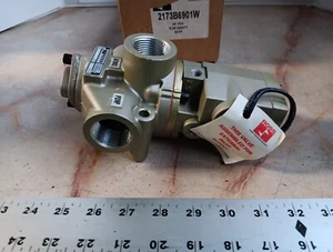 ROSS 2173B6901W DIRECTIONAL PNEUMATIC CONTROL VALVE W/ W588C7916 - NEW! - Picture 1 of 7