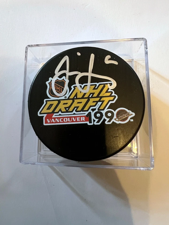 JAROMIR JAGR Pittsburgh Penguins 90 DRAFT SIGNED Autograph Hockey Puck COA BAS - Image 1 of 1