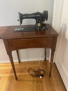 Vintage 1949 Functional Singer Sewing Machine - 15-91 w/ Table & Attachments - Picture 1 of 24
