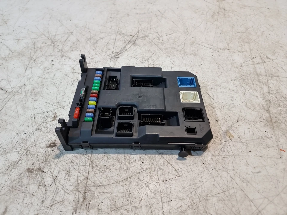Peugeot 207 BCM Body Control Module Unit 1.6 Petrol 2012 Facelift OEM 9666952080 - Image 1 of 4