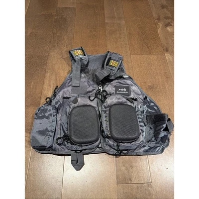 Chaleco de pesca con mosca con correa BASSDASH - Equipo de pesca de lubina ajustable para hombres y mujeres  Foto 1 de 4