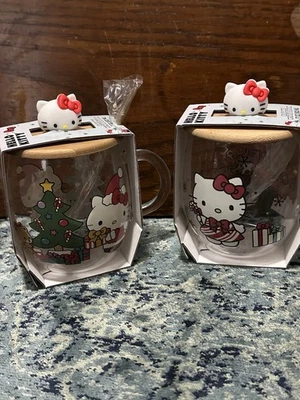 Hello Kitty NEU Weihnachten Glas Becher Set 17 Unzen mit Deckel & Löffel Sanrio Feiertag Tassen - Bild 1 von 4
