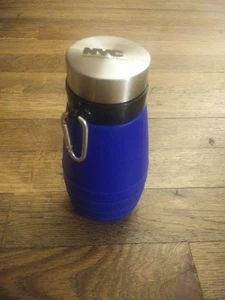 NYC Marke einziehbare Wasserflasche mit Haken/Clip befestigt (blau) 17 Unzen Max - Bild 1 von 4