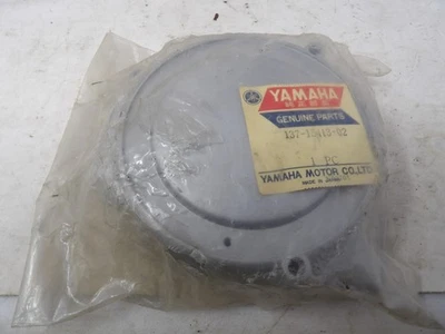 Cubierta de carburador de motor Yamaha YA6 125cc nueva NOS 1964-66 137-15413-02 Foto 1 de 2