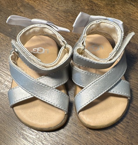 Sandalo Ugg bambina taglia 2 o 3 argento